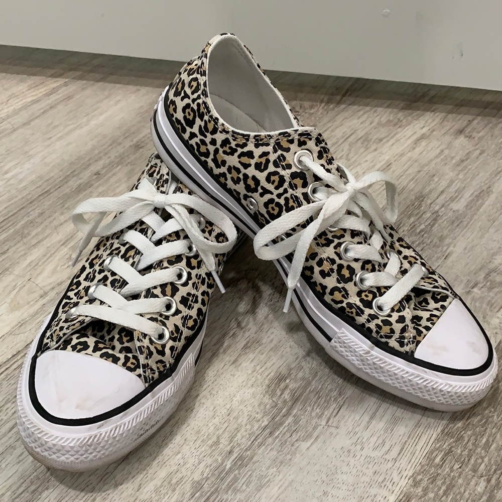 Cheetah Converse (7.5)